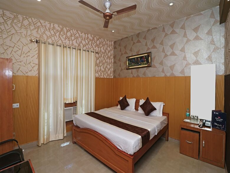 Oyo 13234 Hotel Mahak