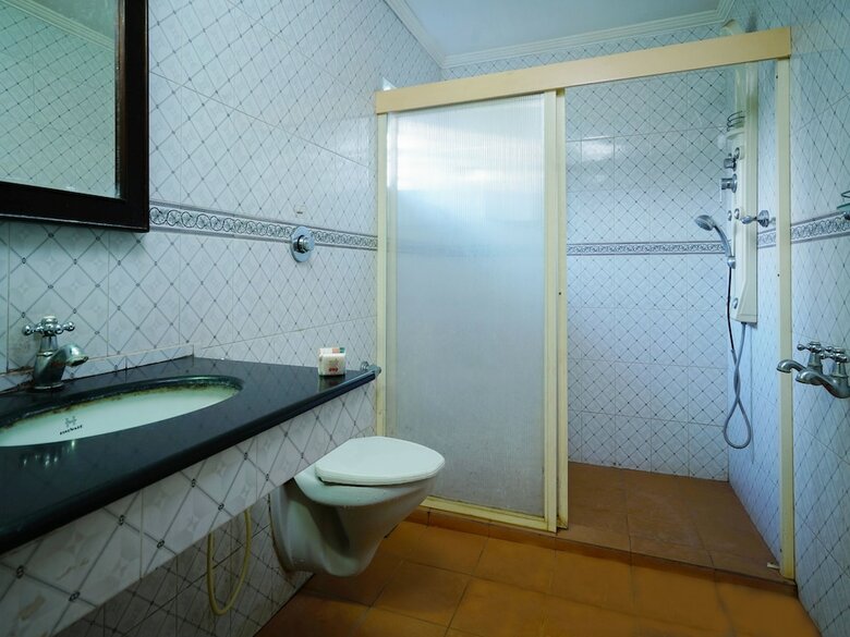 Hotel Oyo 10638 Chandana Royal Resorts