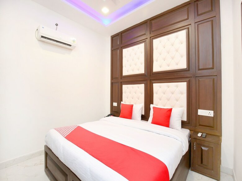 Oyo 11034 Hotel Jd Plaza