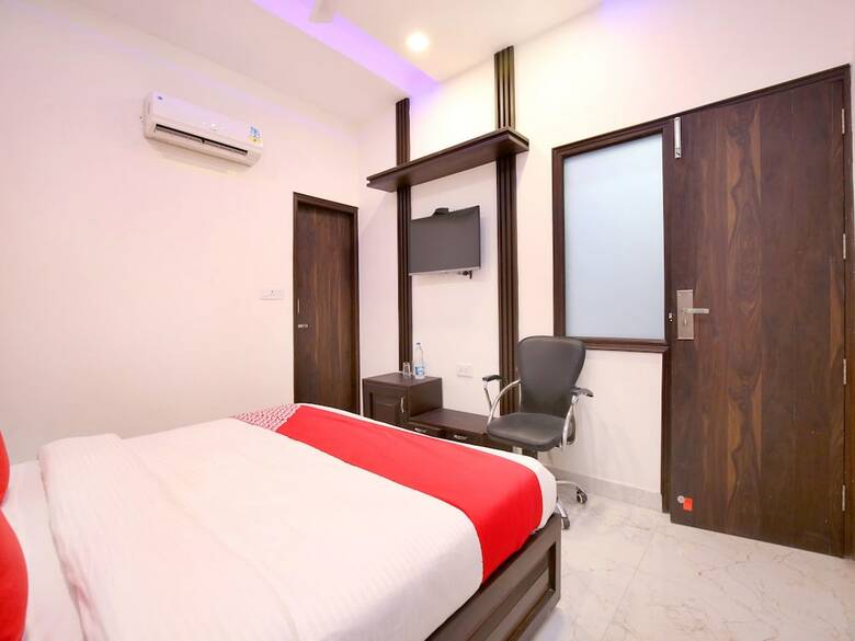 Oyo 11034 Hotel Jd Plaza