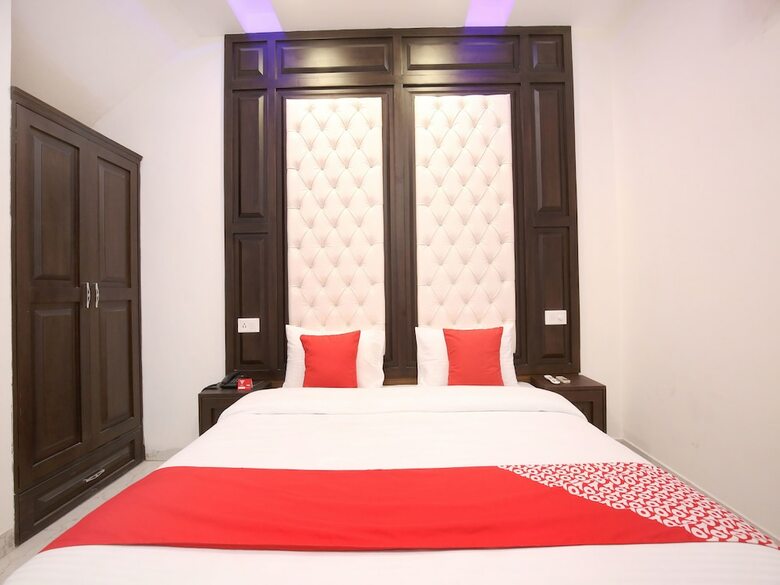 Oyo 11034 Hotel Jd Plaza