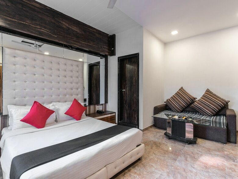 Oyo 1386 Hotel Welcome Palace