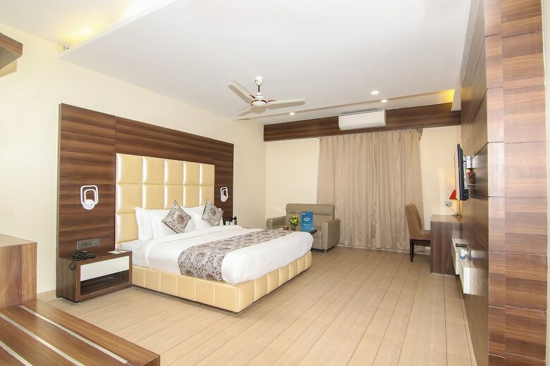 Oyo 13482 Hotel Moments
