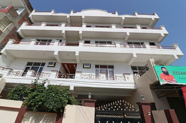 Oyo 12842 Hotel Sumit Lodge