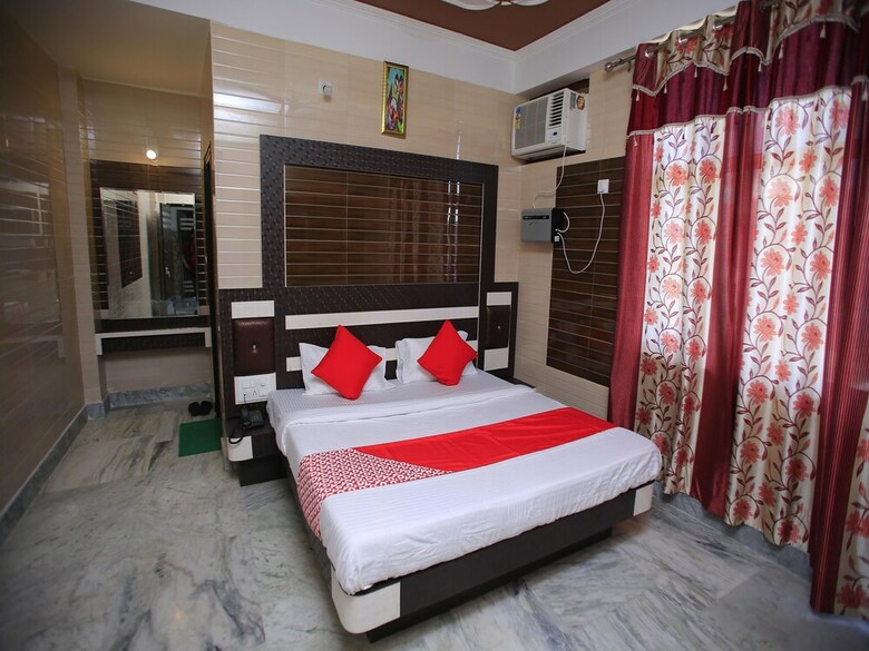 Oyo 12842 Hotel Sumit Lodge