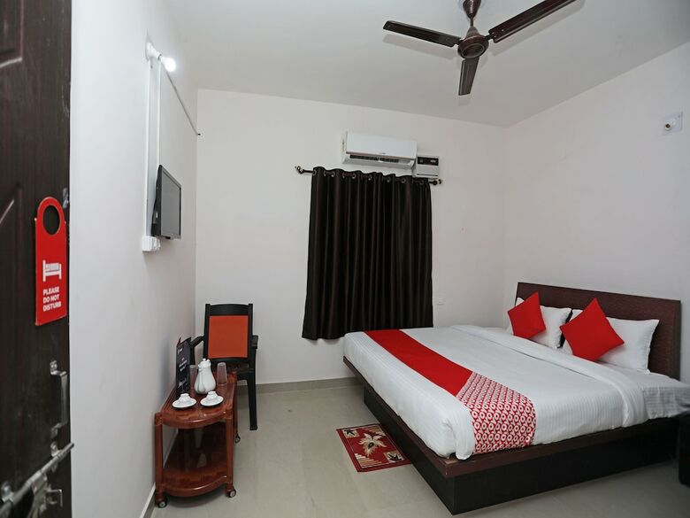 Hotel Oyo 13527 Usha Residdency