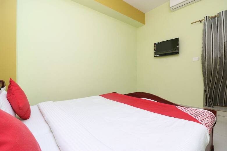 Oyo 13493 Hotel Vridhi Inn