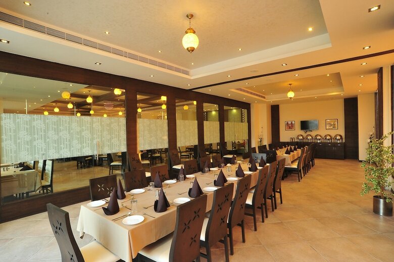 Le Tokyo Hotel Sanand