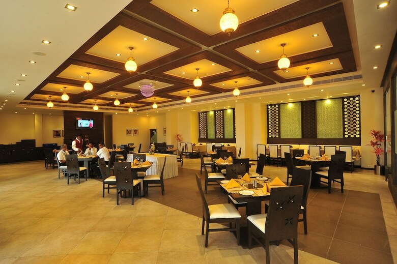 Le Tokyo Hotel Sanand