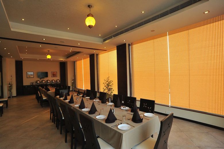 Le Tokyo Hotel Sanand