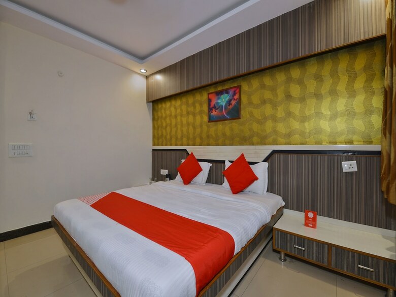 Oyo 13346 Hotel A R Ganpati Plaza