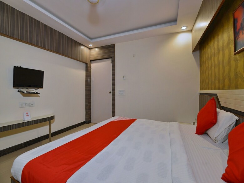 Oyo 13346 Hotel A R Ganpati Plaza