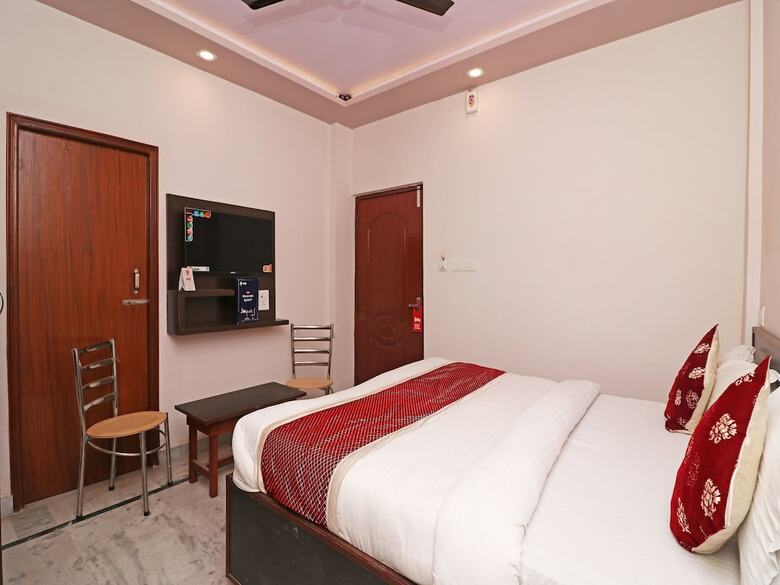 Oyo 13136 Hotel Taj Ansh 2