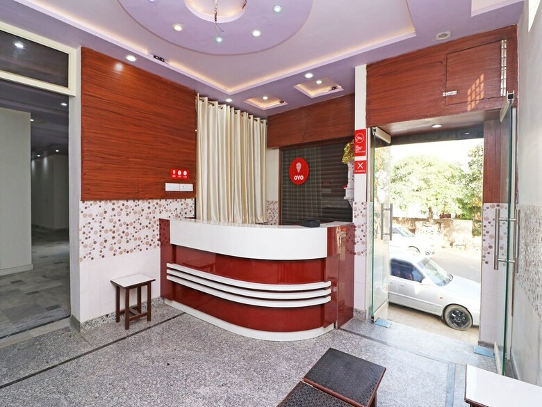 Oyo 13136 Hotel Taj Ansh 2