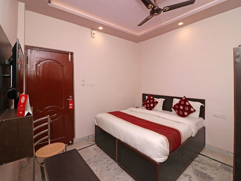 Oyo 13136 Hotel Taj Ansh 2