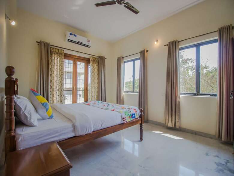 Oyo 11351 Home 4bhk Miramar Beach