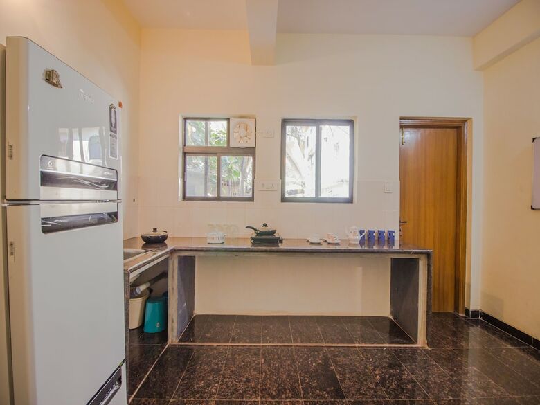 Oyo 11351 Home 4bhk Miramar Beach