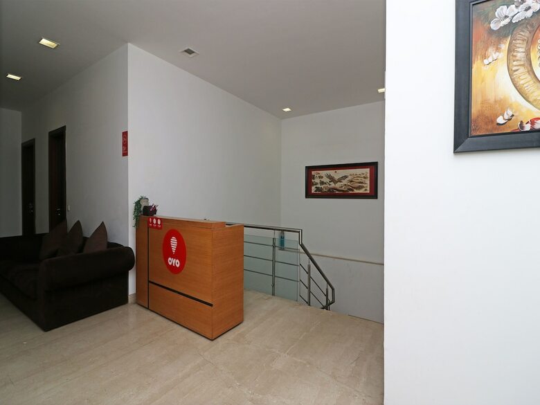 Hotel Oyo 13575 Green Vogue