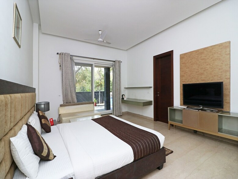 Hotel Oyo 13575 Green Vogue