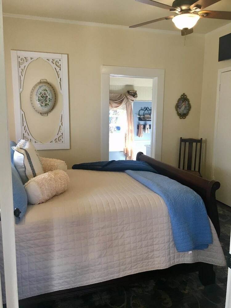 Bed & Breakfast Captain's House On The Lake