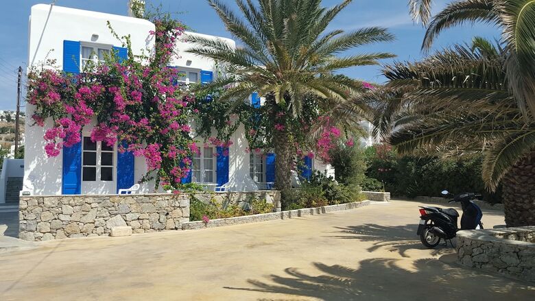 Anemos Studios & Apartments