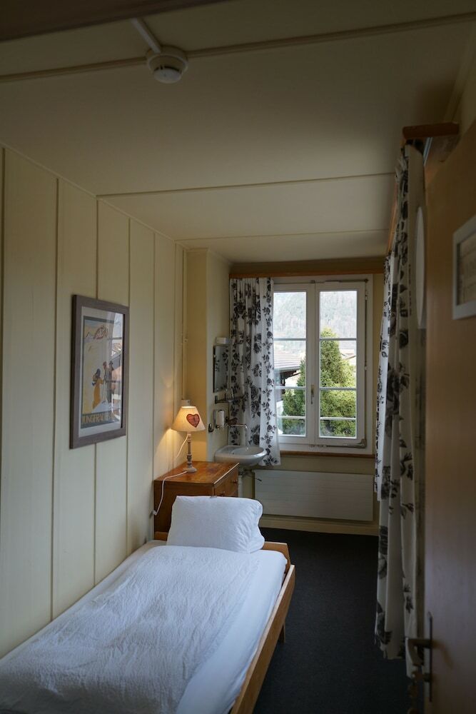Alpenrose Hotel & Gardens