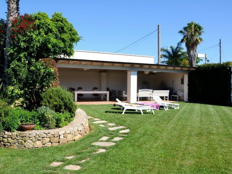 Villa Lecce Apartment With Private Pool - Cameliesuites