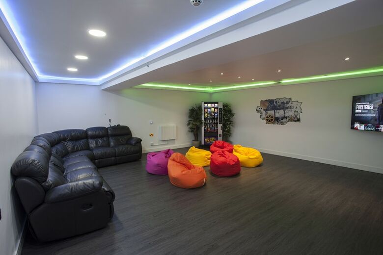 Apartamentos Stayocity Suites
