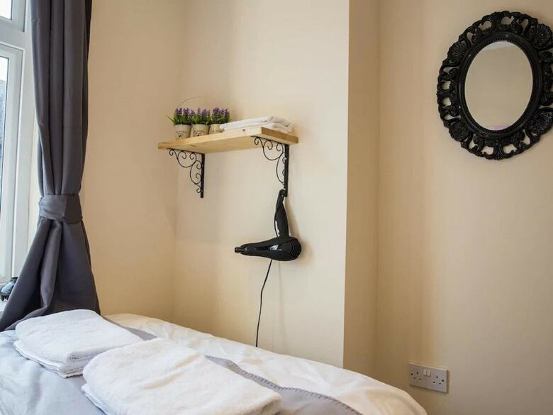 Hotel I'm Your Host - Leicester City Guest House