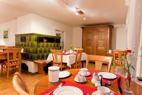 Hostal Hotel Garni Schacherer