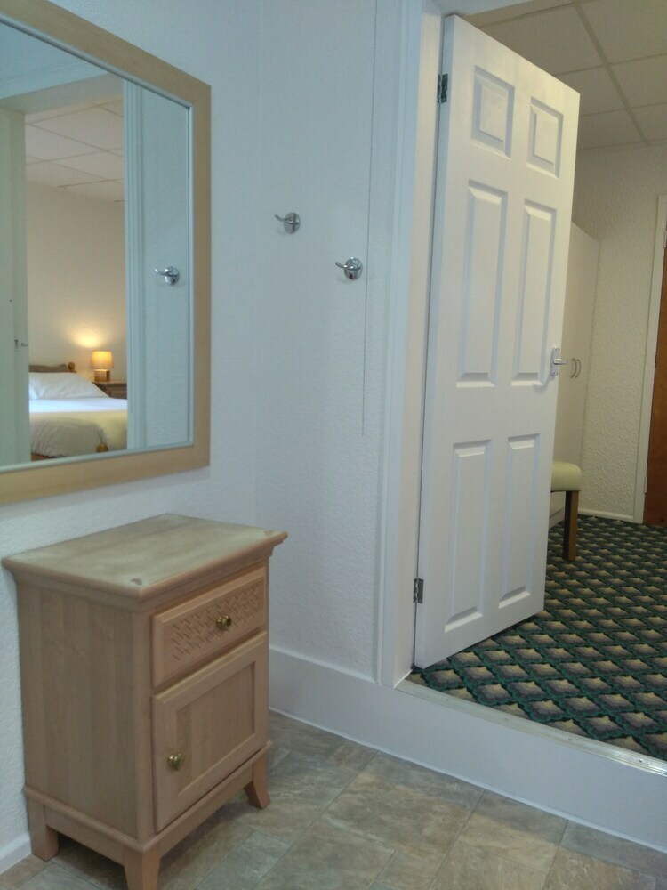 The Hopton Hotel