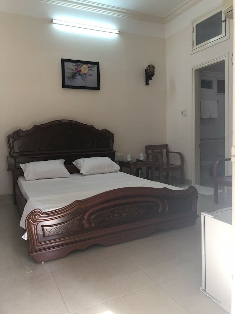 Hotel Three Palms Homestay