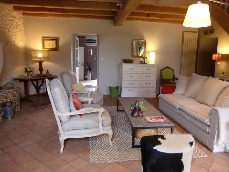 Hotel Du C�t� de L'ombri�re