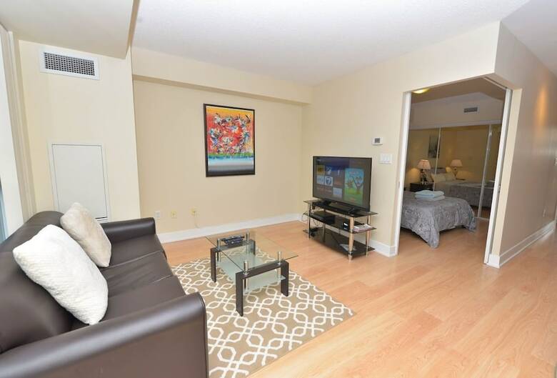 Sarkar Suites - Blue Jays Way