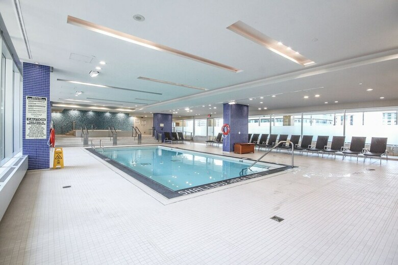 Sarkar Suites - Maple Leaf Square