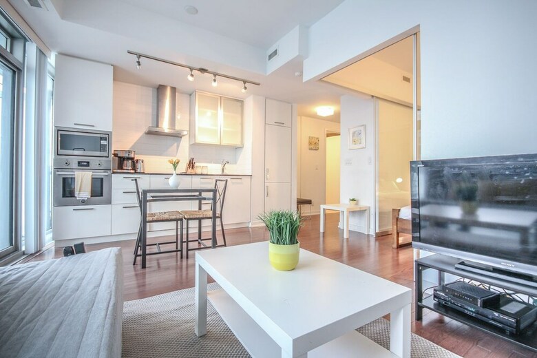 Sarkar Suites - Entertainment District