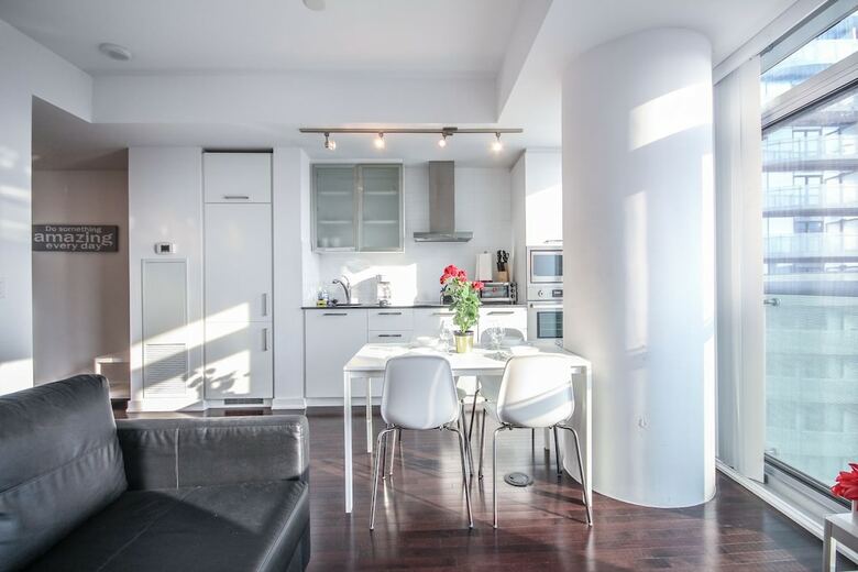 Sarkar Suites - Entertainment District