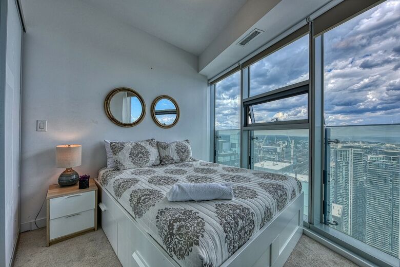Sarkar Suites - Entertainment District