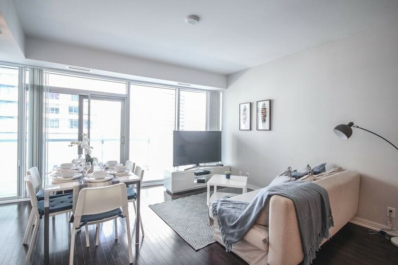Sarkar Suites - Entertainment District