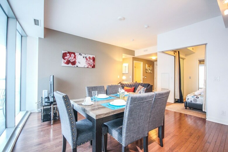 Sarkar Suites - Entertainment District