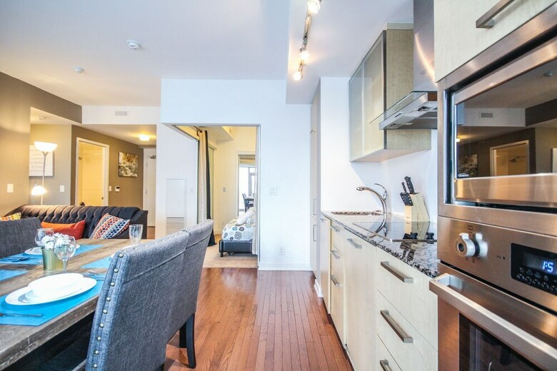 Sarkar Suites - Entertainment District