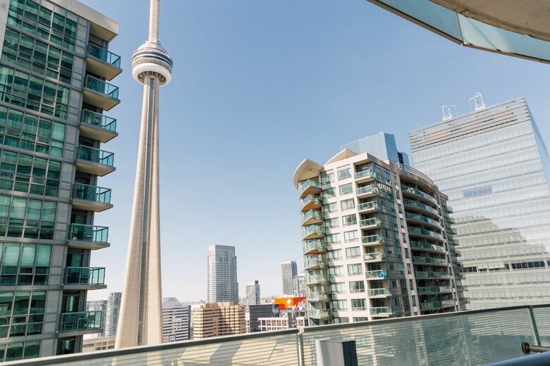 Sarkar Suites - Entertainment District