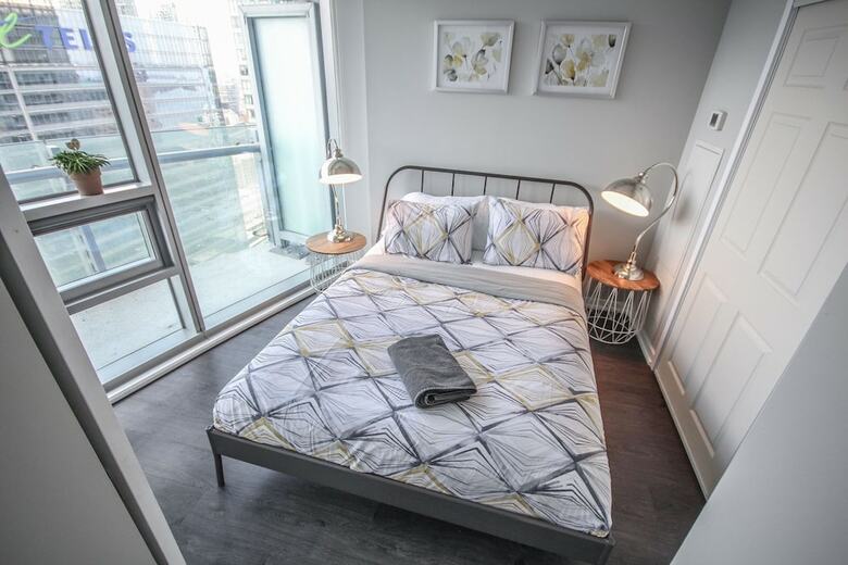 Sarkar Suites - Entertainment District