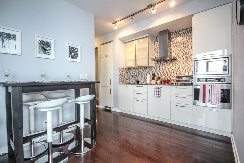 Sarkar Suites - Entertainment District