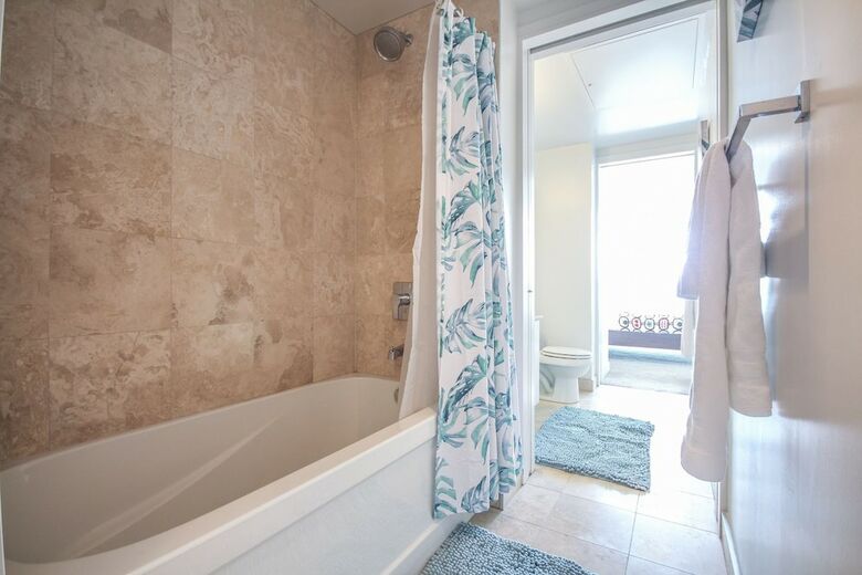 Sarkar Suites - Entertainment District