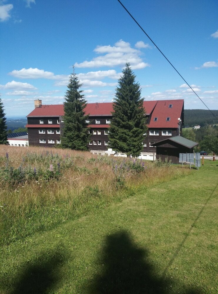 Hostal Hotel Chur�?ov
