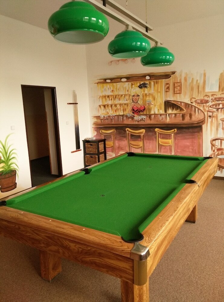 Hostal Hotel Chur�?ov