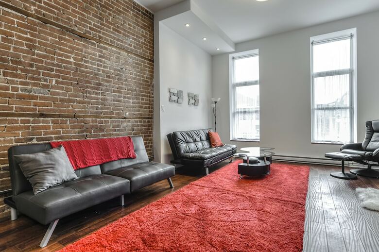 St Laurent Apartments