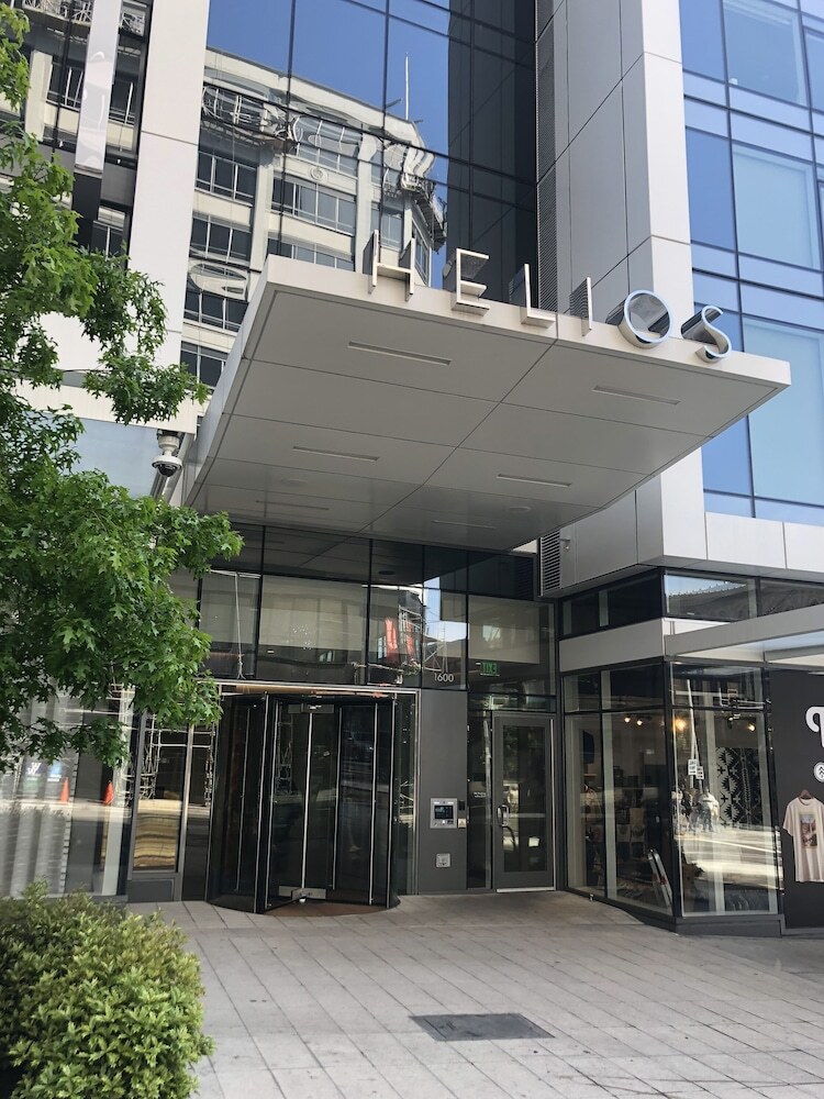 Apartamentos Domicile Suites At Helios