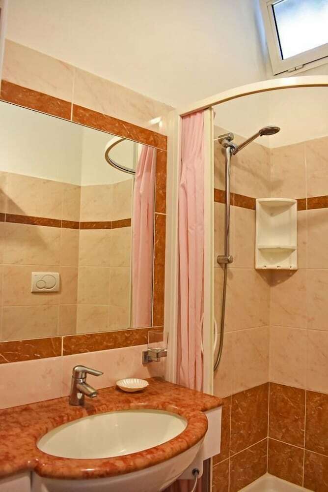 Hotel Dear